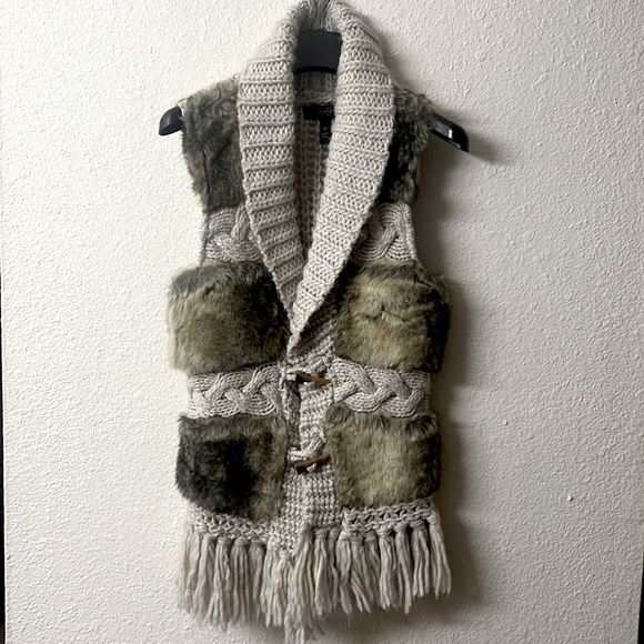 Jessica Simpson Other - Jessica Simpson faux fur and knit vest, cream color, size small, and worn once